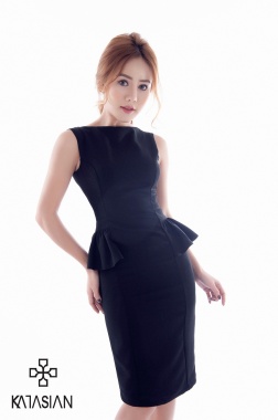 ELEGANT TAPERED HIGH NECK SLEEVELESS DRESS